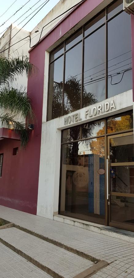Hotel Florida Saladas Екстер'єр фото
